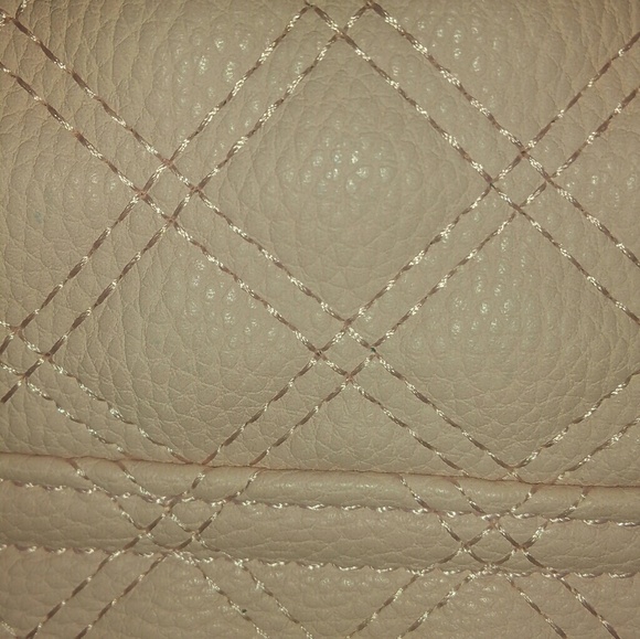 ***NEVER USED***Designer style small shoulder bag - Picture 4 of 4